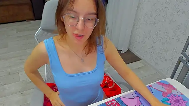 Snapshot of c_arina_x chatting on 09/28/25, 08:14 c arina x online show from 09/28/25, 08:14