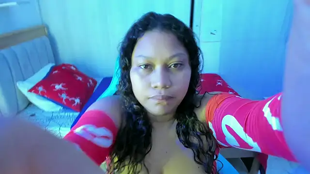 Lunastar02 online show from 10/23/25, 01:32