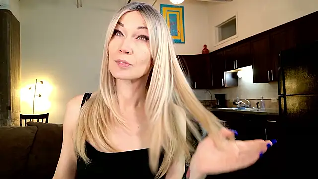 EveEnigma online show from 12/05/24, 01:17