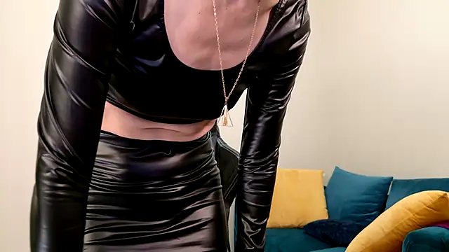 EveEnigma online show from 02/01/25, 06:19