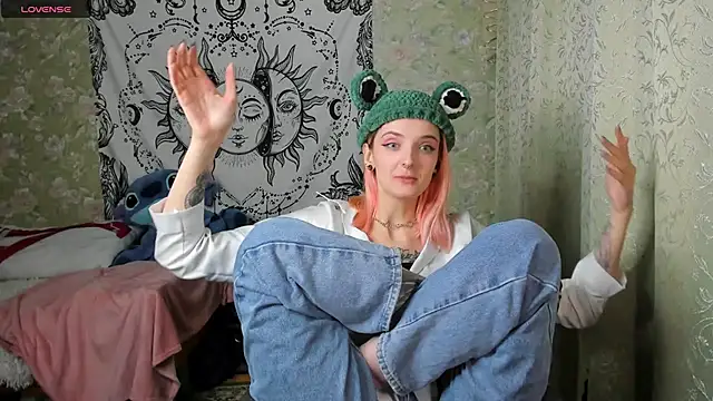 Snapshot of Cutie_Adelia chatting on 01/14/25, 10:02 Cutie Adelia online show from 01/14/25, 10:02