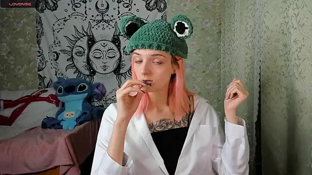 Snapshot of Cutie_Adelia chatting on 01/16/25, 01:04 Cutie Adelia online show from 01/16/25, 01:04