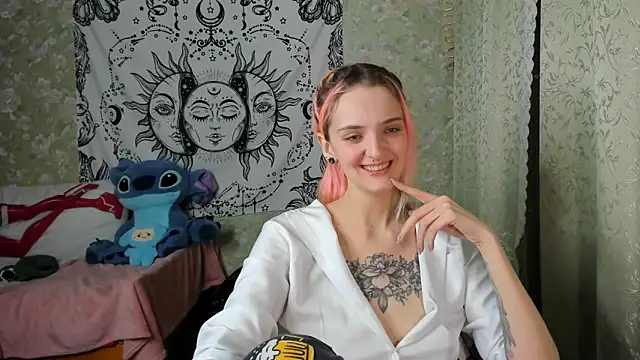 Snapshot of Cutie_Adelia chatting on 01/16/25, 04:07 Cutie Adelia online show from 01/16/25, 04:07