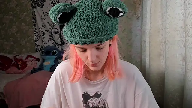 Snapshot of Cutie_Adelia chatting on 02/08/25, 10:39 Cutie Adelia online show from 02/08/25, 10:39