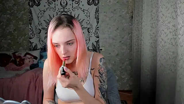 Snapshot of Cutie_Adelia chatting on 02/10/25, 01:44 Cutie Adelia online show from 02/10/25, 01:44