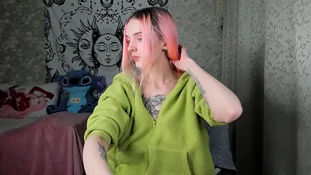 Snapshot of Cutie_Adelia chatting on 02/11/25, 12:48 Cutie Adelia online show from 02/11/25, 12:48