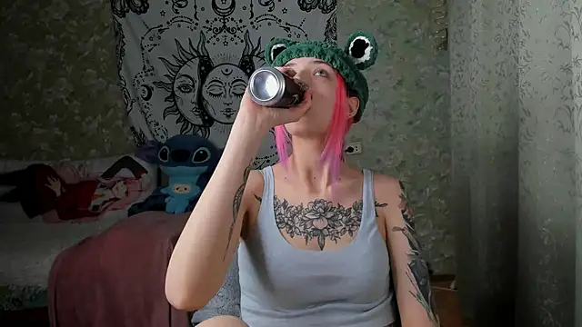 Snapshot of Cutie_Adelia chatting on 03/04/25, 11:51 Cutie Adelia online show from 03/04/25, 11:51