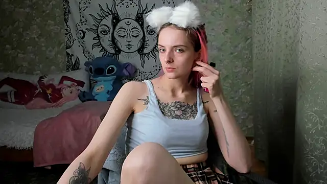 Snapshot of Cutie_Adelia chatting on 03/10/25, 01:21 Cutie Adelia online show from 03/10/25, 01:21