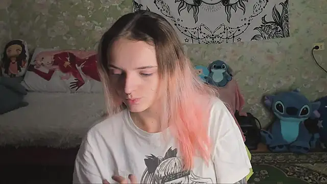 Snapshot of Cutie_Adelia chatting on 10/06/25, 09:18 Cutie Adelia online show from 10/06/25, 09:18