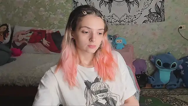 Snapshot of Cutie_Adelia chatting on 10/08/25, 08:34 Cutie Adelia online show from 10/08/25, 08:34