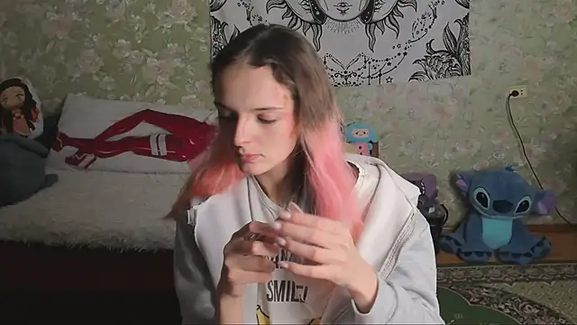 Snapshot of Cutie_Adelia chatting on 11/11/25, 11:21 Cutie Adelia online show from 11/11/25, 11:21