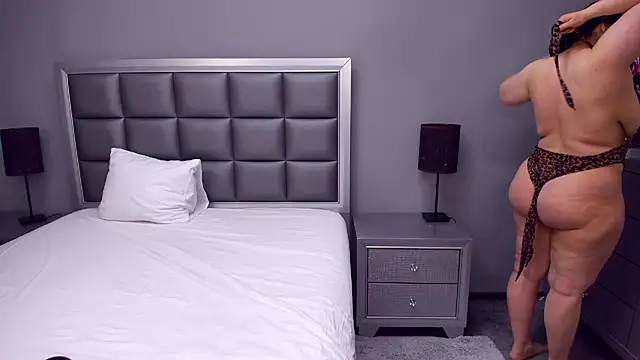 Snapshot of HellennSweet chatting on 03/20/25, 04:51 HellennSweet online show from 03/20/25, 04:51