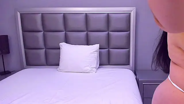 Snapshot of HellennSweet chatting on 03/23/25, 05:00 HellennSweet online show from 03/23/25, 05:00