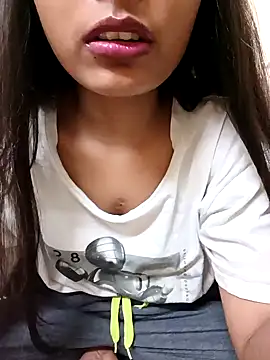 Snapshot of Nupur_69 chatting on 12/13/24, 09:20 Nupur 69 online show from 12/13/24, 09:20