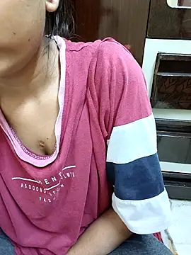 Snapshot of Nupur_69 chatting on 10/17/25, 10:34 Nupur 69 online show from 10/17/25, 10:34