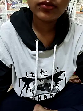 Snapshot of Nupur_69 chatting on 11/14/25, 10:18 Nupur 69 online show from 11/14/25, 10:18