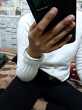 Snapshot of Nupur_69 chatting on 11/24/25, 11:26 Nupur 69 online show from 11/24/25, 11:26