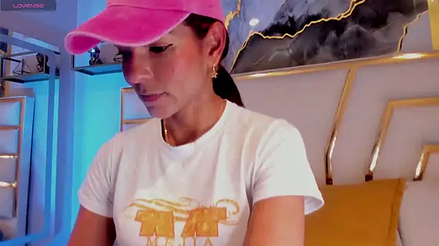 HannaPetit online show from 04/07/26, 07:03