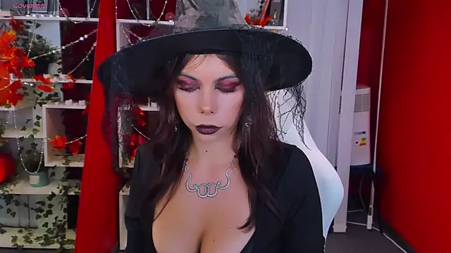 Snapshot of KateCloud chatting on 10/31/25, 05:03 KateCloud online show from 10/31/25, 05:03