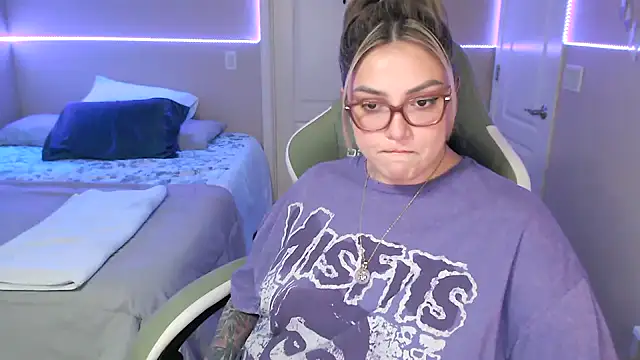 nativepumpkin95 online show from 02/08/25, 10:08