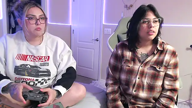 nativepumpkin95 online show from 02/11/25, 04:22