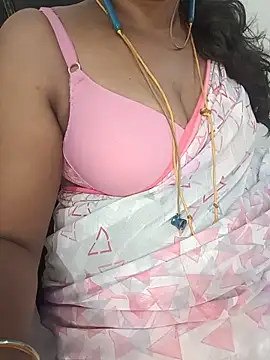 Snapshot of Tamil-hotwife chatting on 06/12/26, 08:57 Tamil-hotwife online show from 06/12/26, 08:57