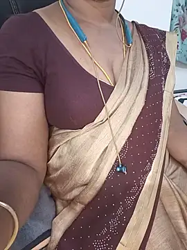 Snapshot of Tamil-hotwife chatting on 06/12/26, 09:03 Tamil-hotwife online show from 06/12/26, 09:03