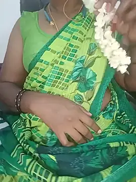 Snapshot of Tamil-hotwife chatting on 07/05/26, 12:28 Tamil-hotwife online show from 07/05/26, 12:28