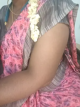 Snapshot of Tamil-hotwife chatting on 07/07/26, 12:24 Tamil-hotwife online show from 07/07/26, 12:24