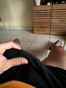 dk2995 online show from 10/17/25, 02:52