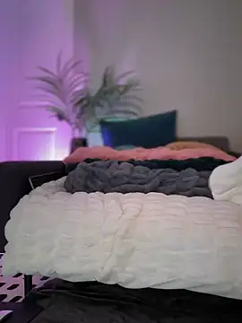 Snapshot of Fiona_Kent_ chatting on 12/27/24, 01:11 Fiona Kent online show from 12/27/24, 01:11