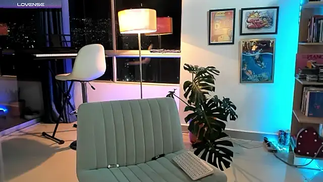 Snapshot of tastymeli chatting on 12/09/24, 11:24 tastymeli online show from 12/09/24, 11:24