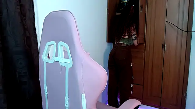 Snapshot of tastymeli chatting on 01/03/25, 07:16 tastymeli online show from 01/03/25, 07:16