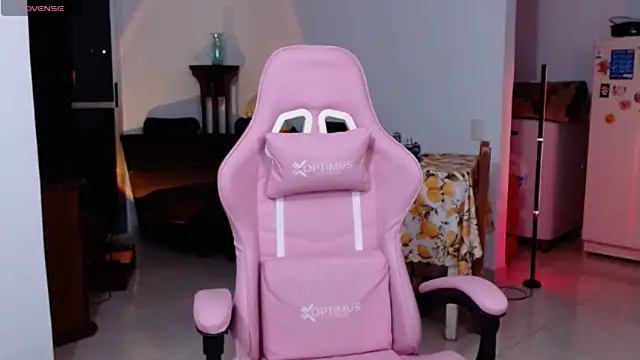 Snapshot of tastymeli chatting on 02/15/25, 03:31 tastymeli online show from 02/15/25, 03:31