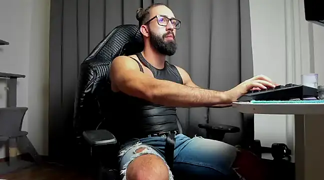 liamaesthetic online show from 03/02/25, 06:40