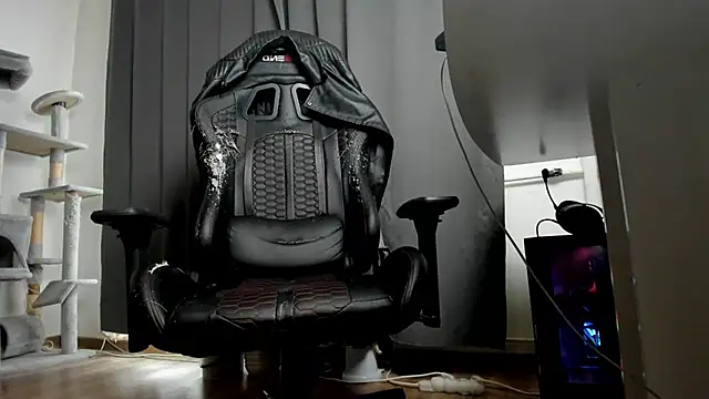 liamaesthetic online show from 11/09/25, 08:01