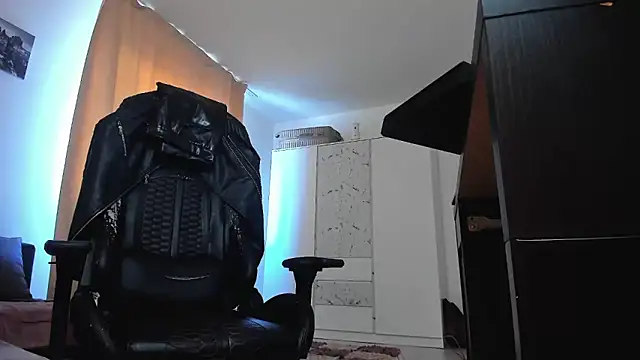 liamaesthetic online show from 05/11/26, 07:14