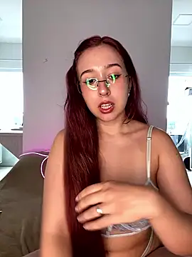 tsuki chan on online show from 01/08/26, 03:25