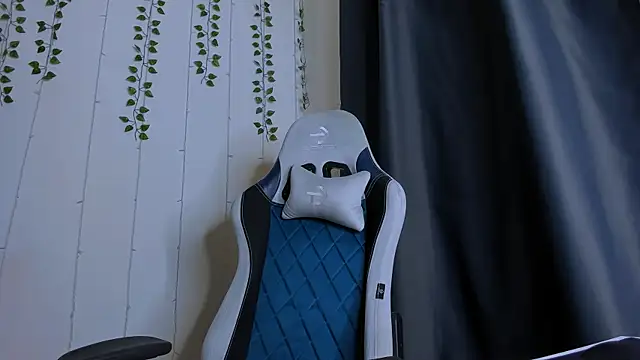 KarlaSim online show from 11/21/25, 08:51