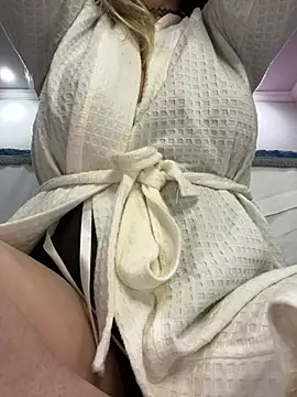 Snapshot of Vivian_MayXxX chatting on 01/11/25, 02:41 Vivian MayXxX online show from 01/11/25, 02:41