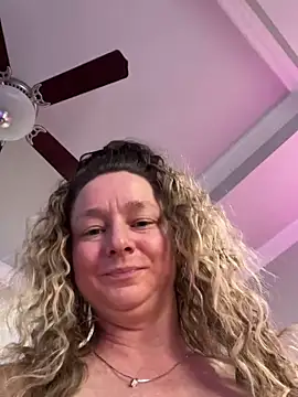 Snapshot of Vivian_MayXxX chatting on 02/02/25, 10:49 Vivian MayXxX online show from 02/02/25, 10:49