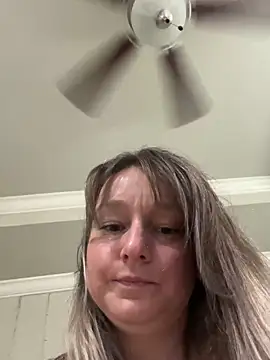 Snapshot of Vivian_MayXxX chatting on 03/22/25, 08:59 Vivian MayXxX online show from 03/22/25, 08:59