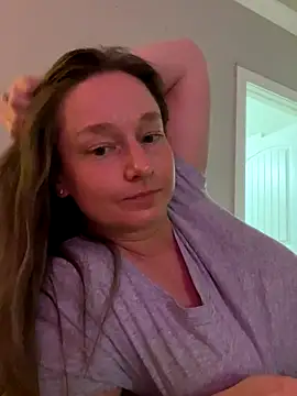 Snapshot of Vivian_MayXxX chatting on 10/07/25, 10:18 Vivian MayXxX online show from 10/07/25, 10:18