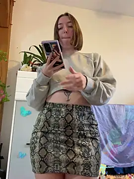 Daisy Michto Officiel online show from 12/12/24, 02:11