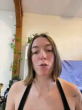 Daisy Michto Officiel online show from 12/13/24, 09:13