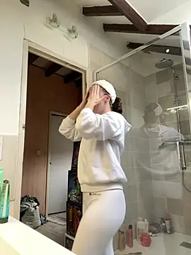 Daisy Michto Officiel online show from 02/07/25, 10:08