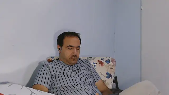 Snapshot of ZYXEL353 chatting on 10/31/25, 11:06 ZYXEL353 online show from 10/31/25, 11:06