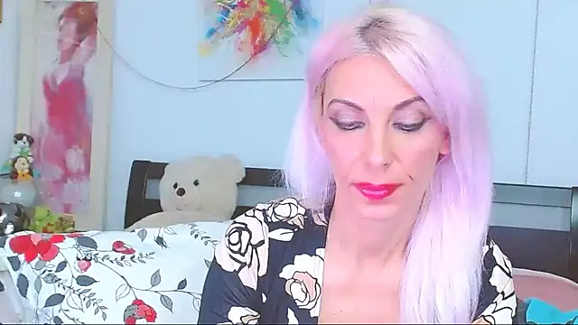 HoneyLara online show from 10/09/25, 08:18