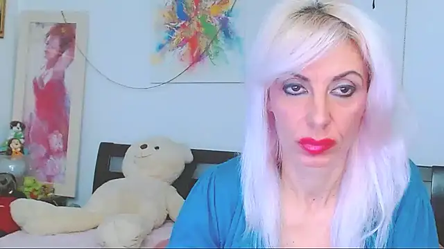 HoneyLara online show from 12/17/25, 12:16