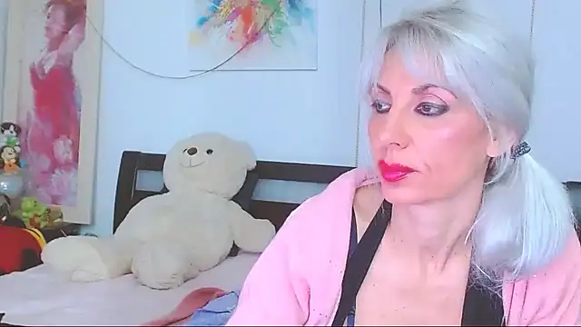 HoneyLara online show from 12/19/25, 06:59